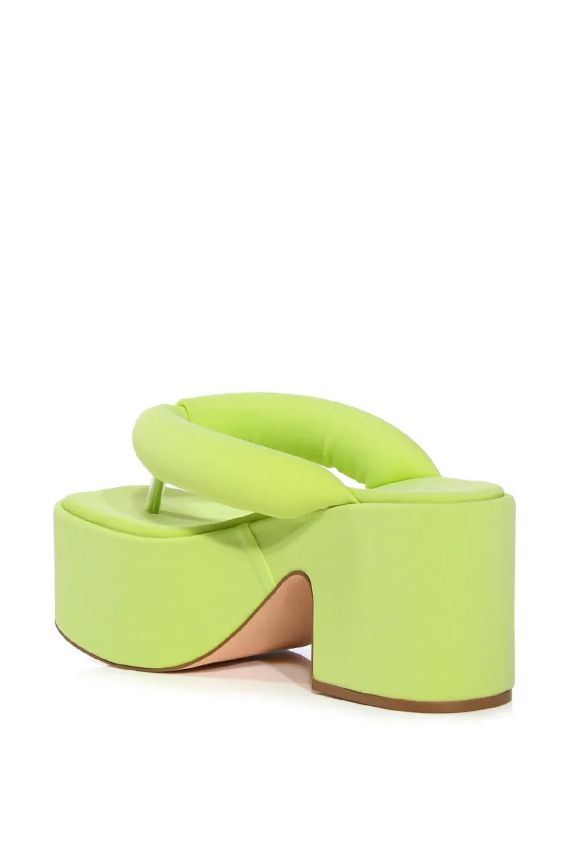 AZALEA WANG APRIL THING FLATFORM SANDAL IN GREEN