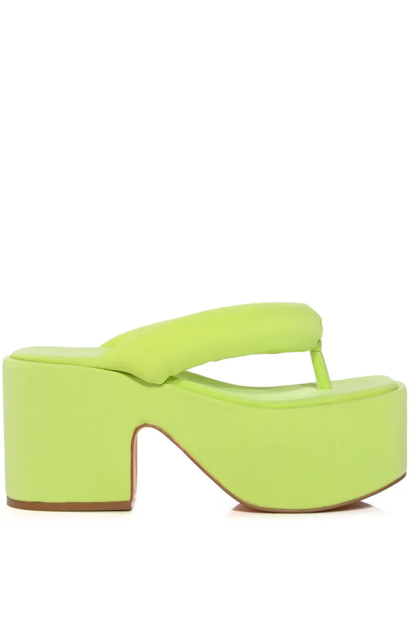 AZALEA WANG APRIL THING FLATFORM SANDAL IN GREEN