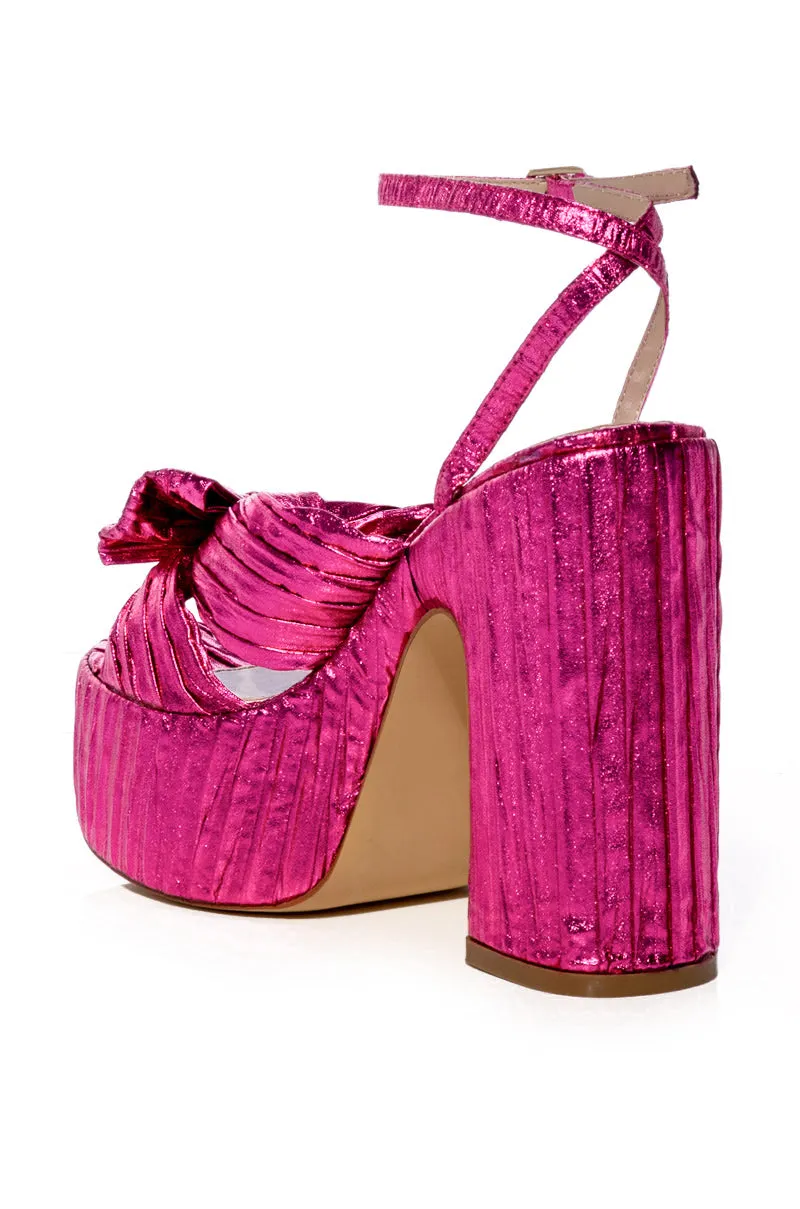 AZALEA WANG GENEROUS CHUNKY STRAP SANDAL IN PINK