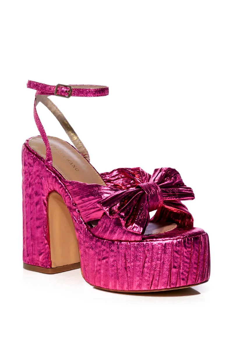 AZALEA WANG GENEROUS CHUNKY STRAP SANDAL IN PINK