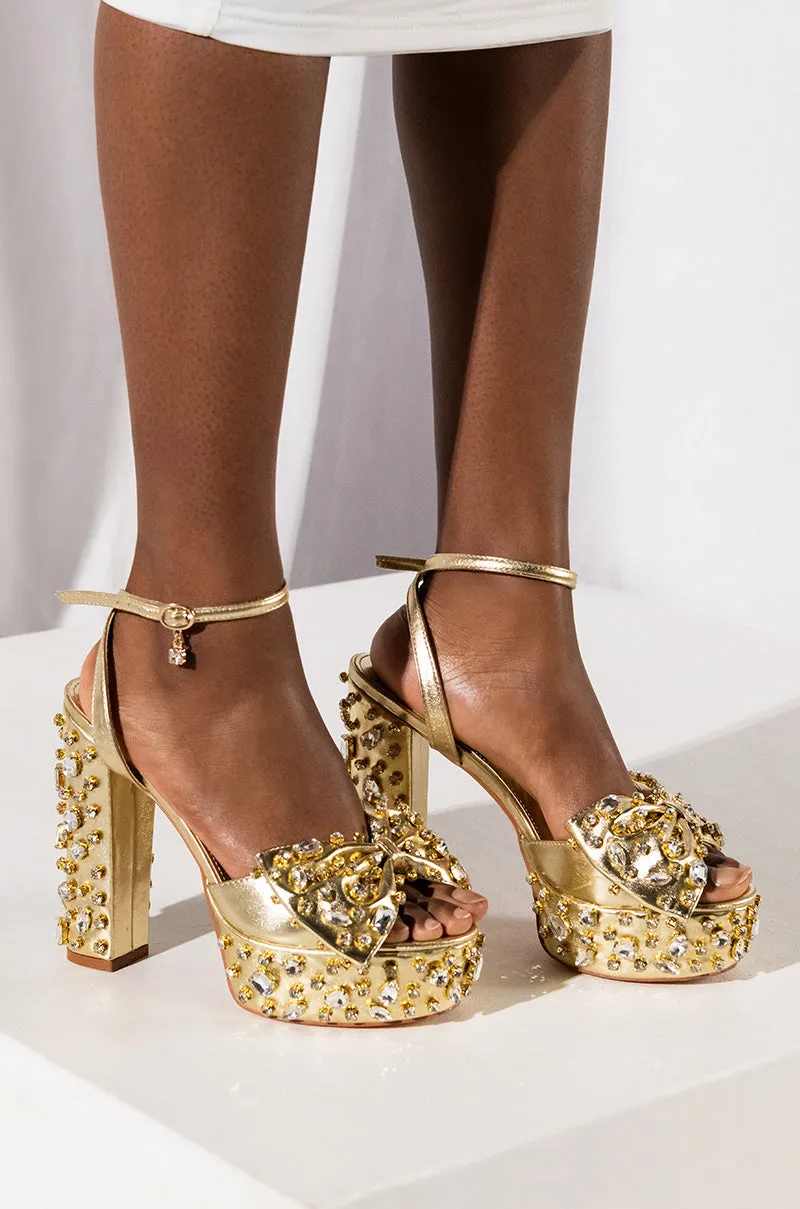 AZALEA WANG MAYA EMBELLISHED BOW CHUNKY SANDAL IN GOLD