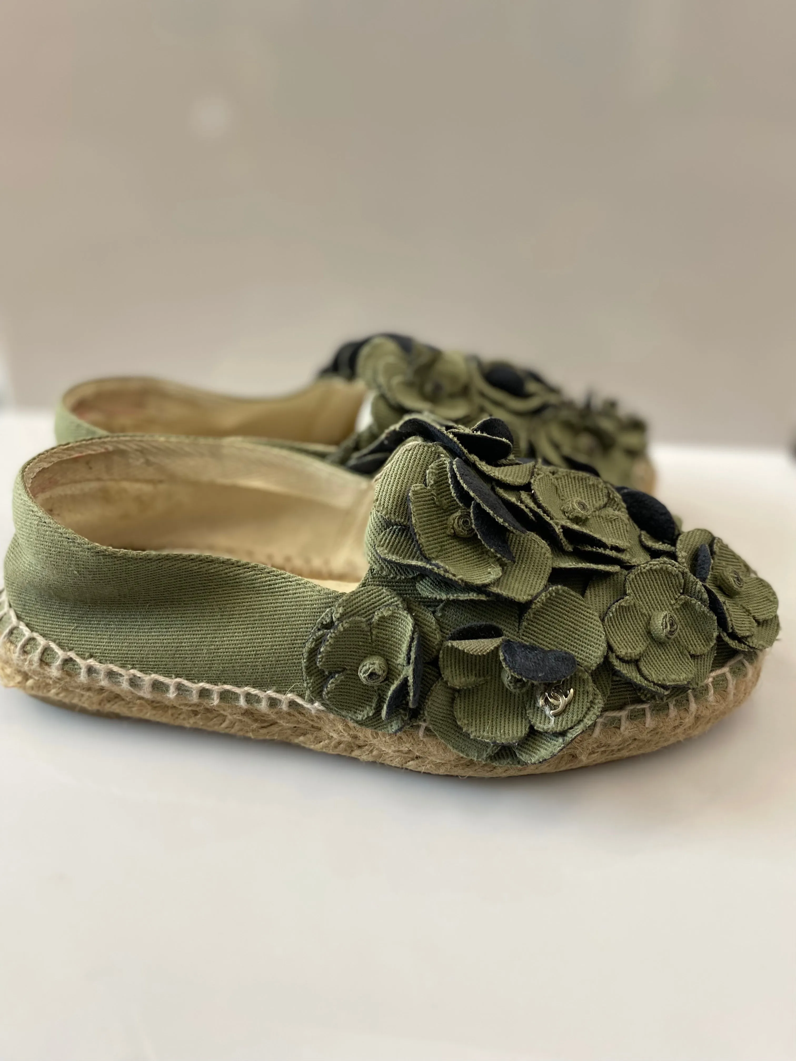 CHANELCC  CAMELLIA CANVAS ESPADRILLES