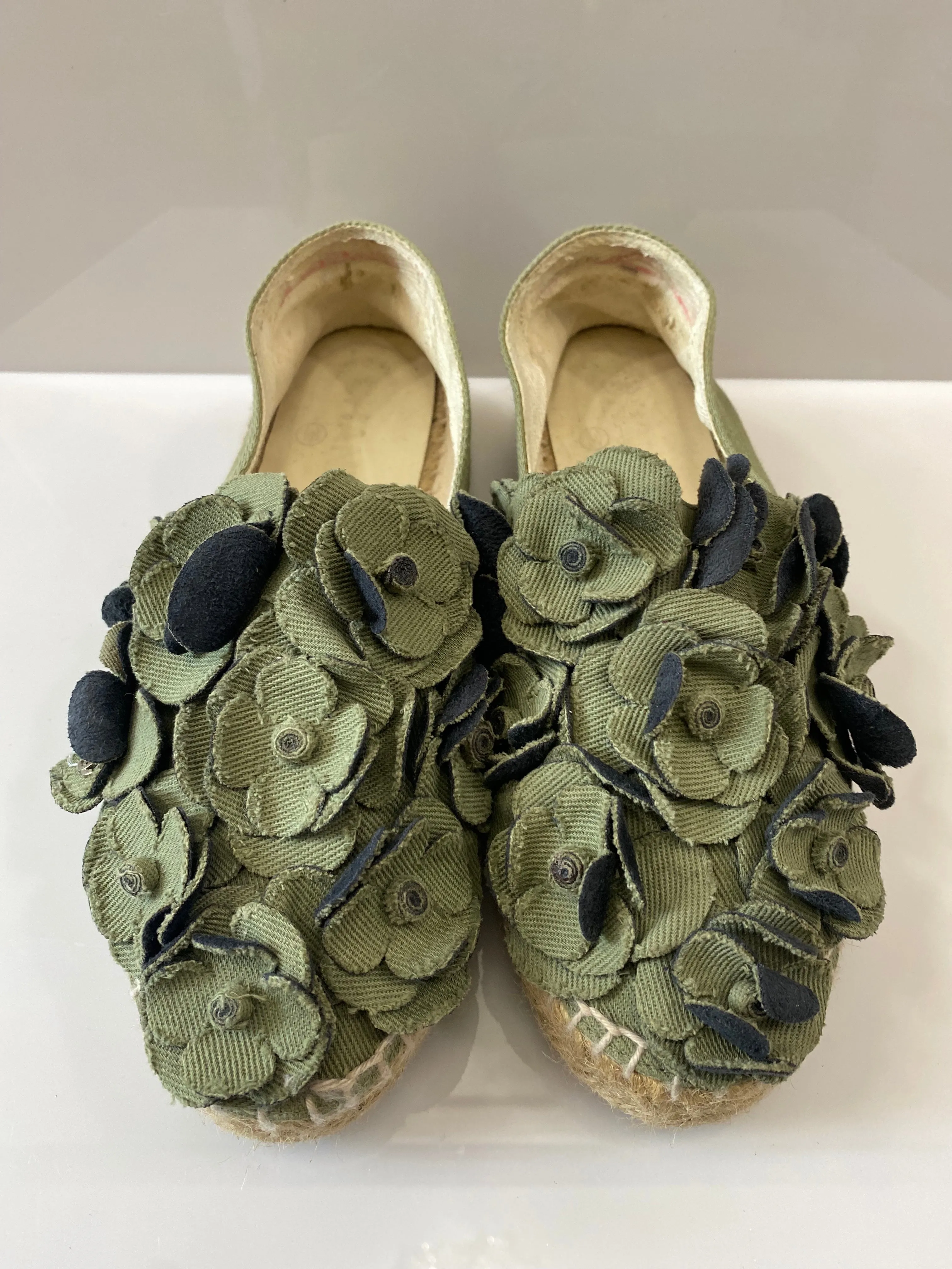 CHANELCC  CAMELLIA CANVAS ESPADRILLES