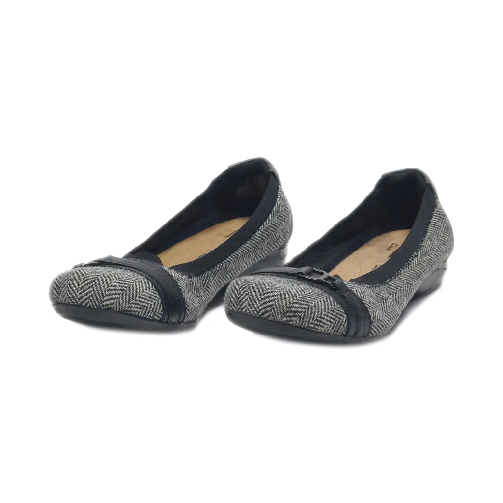 Clarks Ballerinas Canvas Black Colour For Women