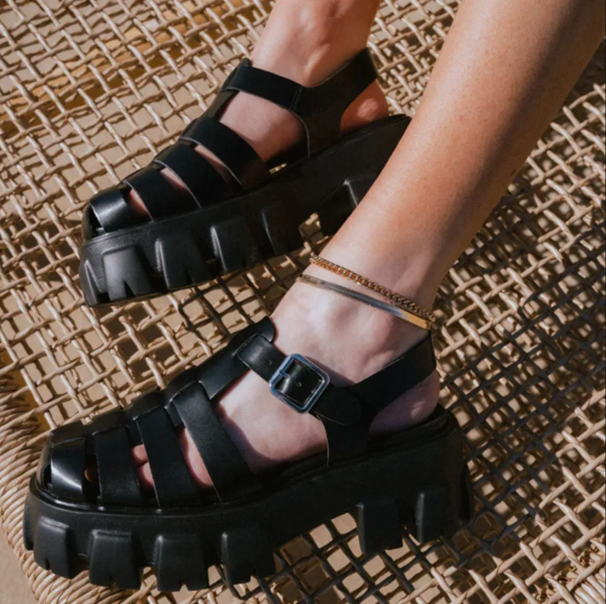 sm echo chunky sandal